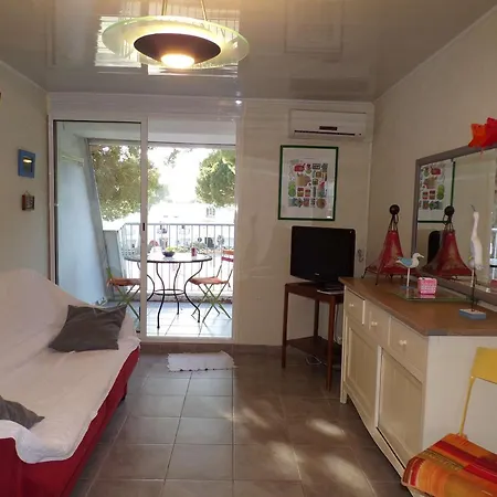 Apartment Calme Et Moderne Avec Parking Prive, A 500m De La - - Fr-1-328-241